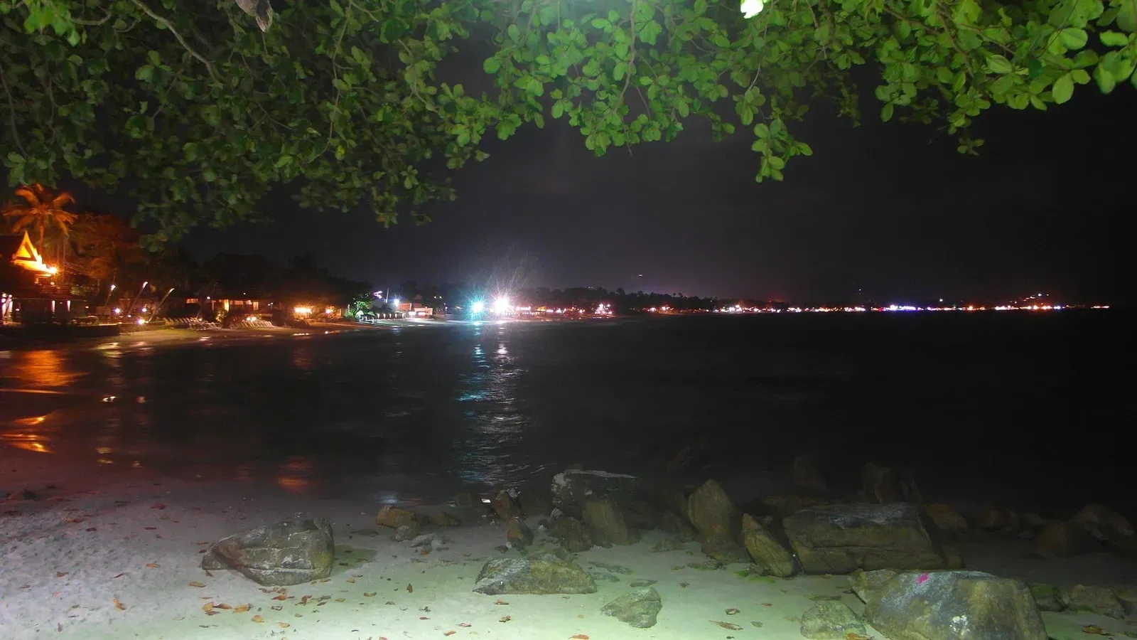 Chaweng Beach New Year's Eve 2026: Free Sand, Clubs From 500 THB