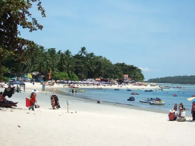 Chaweng Beach shoreline near North Chaweng, Koh Samui, where Discovery Divers is based