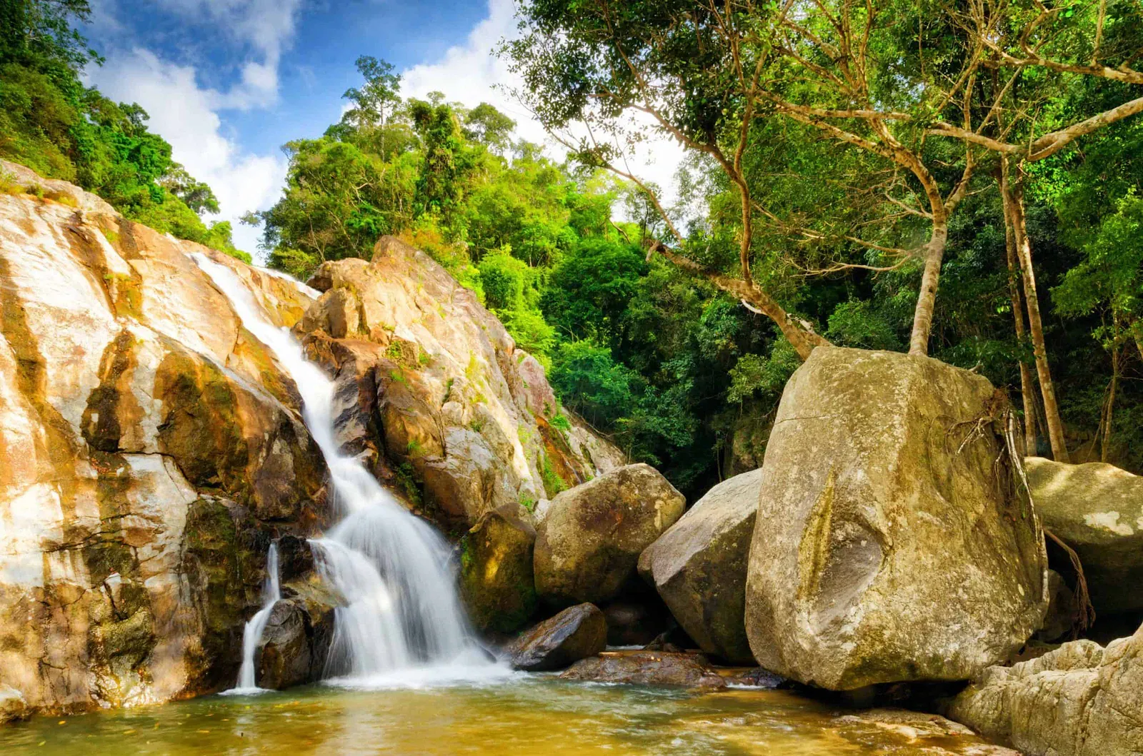 Hin Lad Waterfall: 30 m Falls, Temple Trail, Free Entry