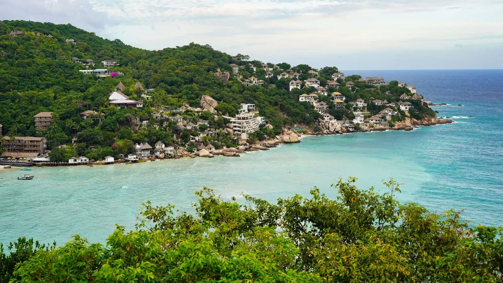 Choeng Mon, Koh Samui: Calm Bay 10 Minutes from the Airport