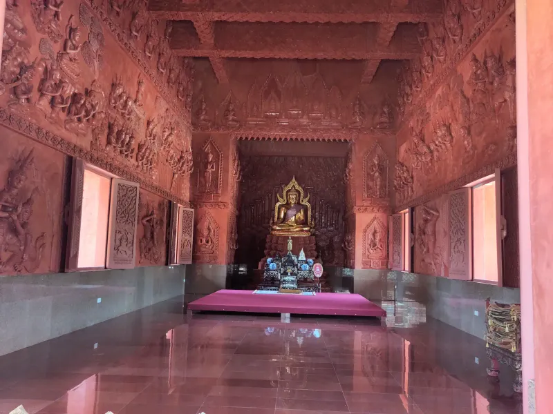 Interior of Wat Sila Ngu, the red laterite-brick Hua Thanon temple a short walk from Krua Chao Baan, Koh Samui