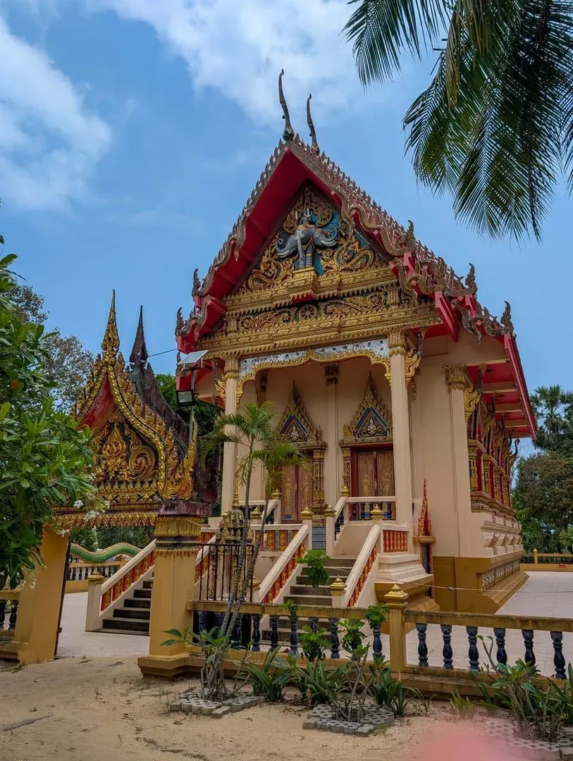 A forest temple typical of Koh Samui's interior hills near the trail (illustrative)