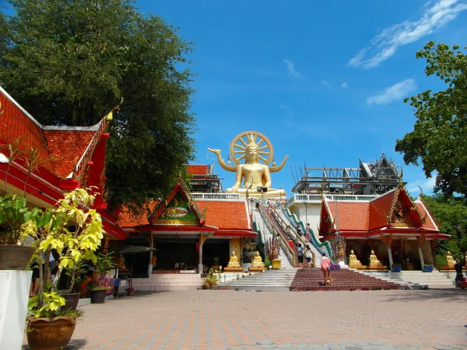 Wat Phra Yai