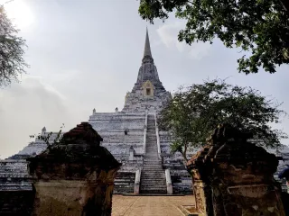 Wat Phu Khao Thong