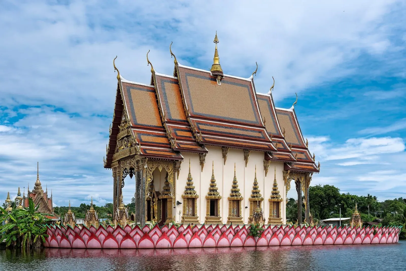 Wat Plai Laem, Koh Samui: Hours, Free Entry & 18-Arm Guanyin