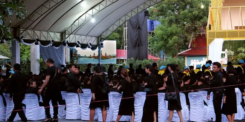 Mourning for King Bhumibol Adulyadej, one of the 878 official locations for symbolic sandalwood flower offerings at 26th O…, view 2
