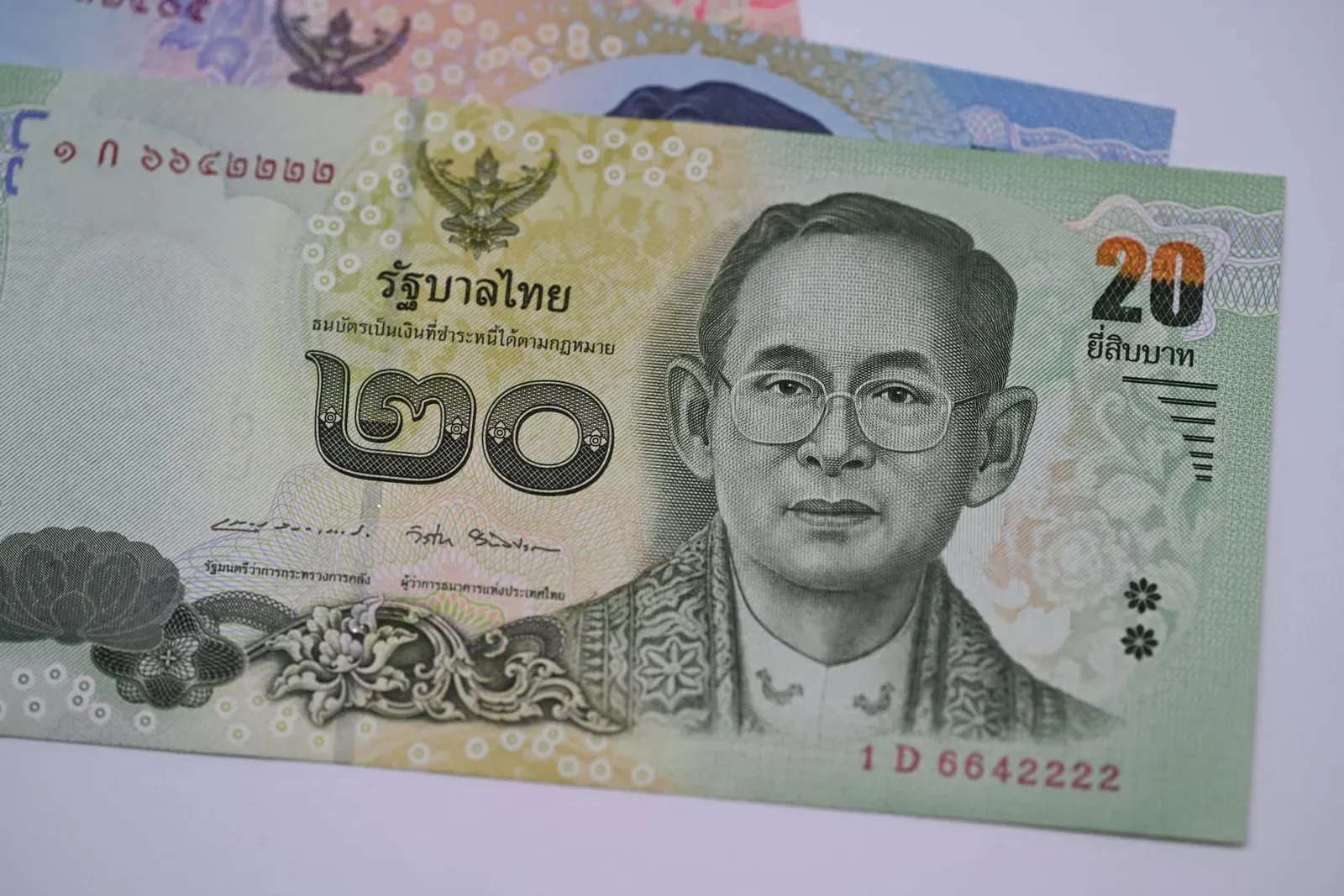 Money in Koh Samui: ATMs (220 THB Fee), Cards, Exchange & Tipping