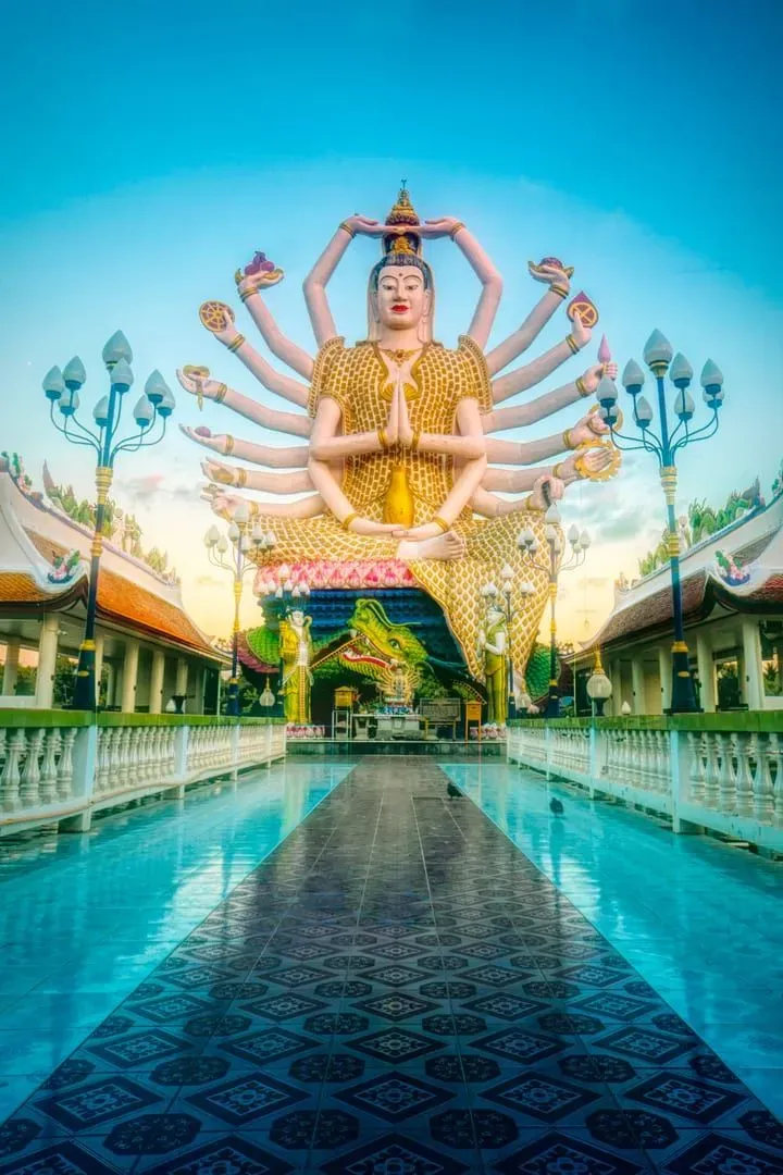 Wat Plai Laem's eighteen-armed Guanyin